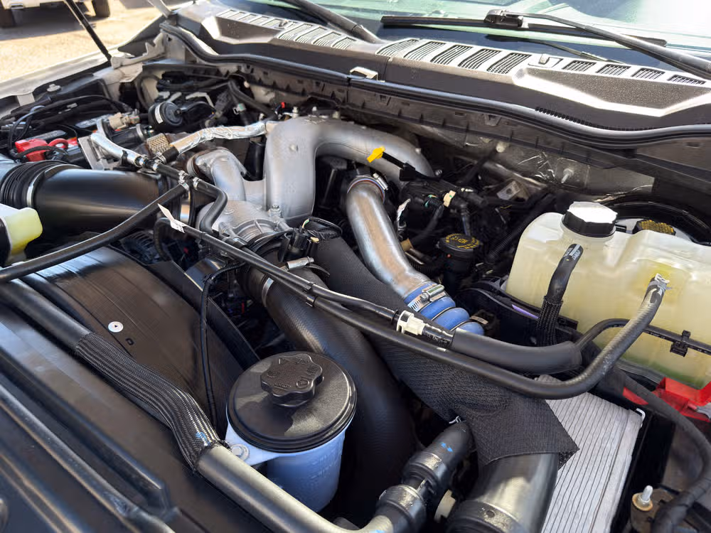 2022 Ford F-350 Super Duty Lariat Crew Cab Image 19