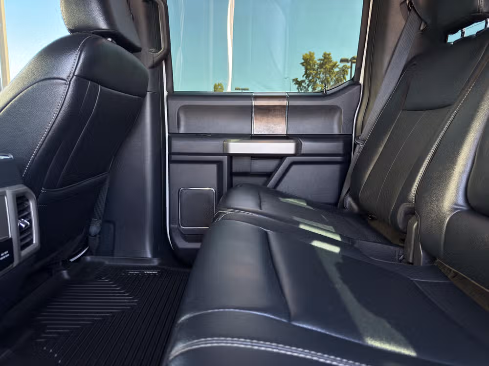 2022 Ford F-350 Super Duty Lariat Crew Cab Image 27