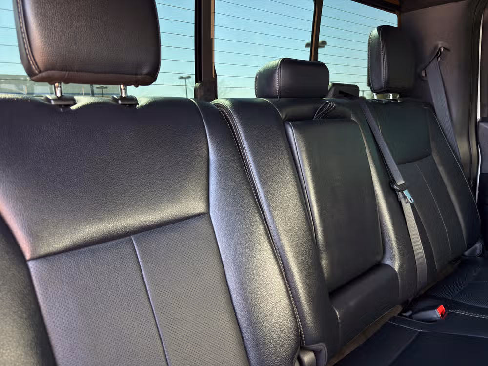 2022 Ford F-350 Super Duty Lariat Crew Cab Image 32
