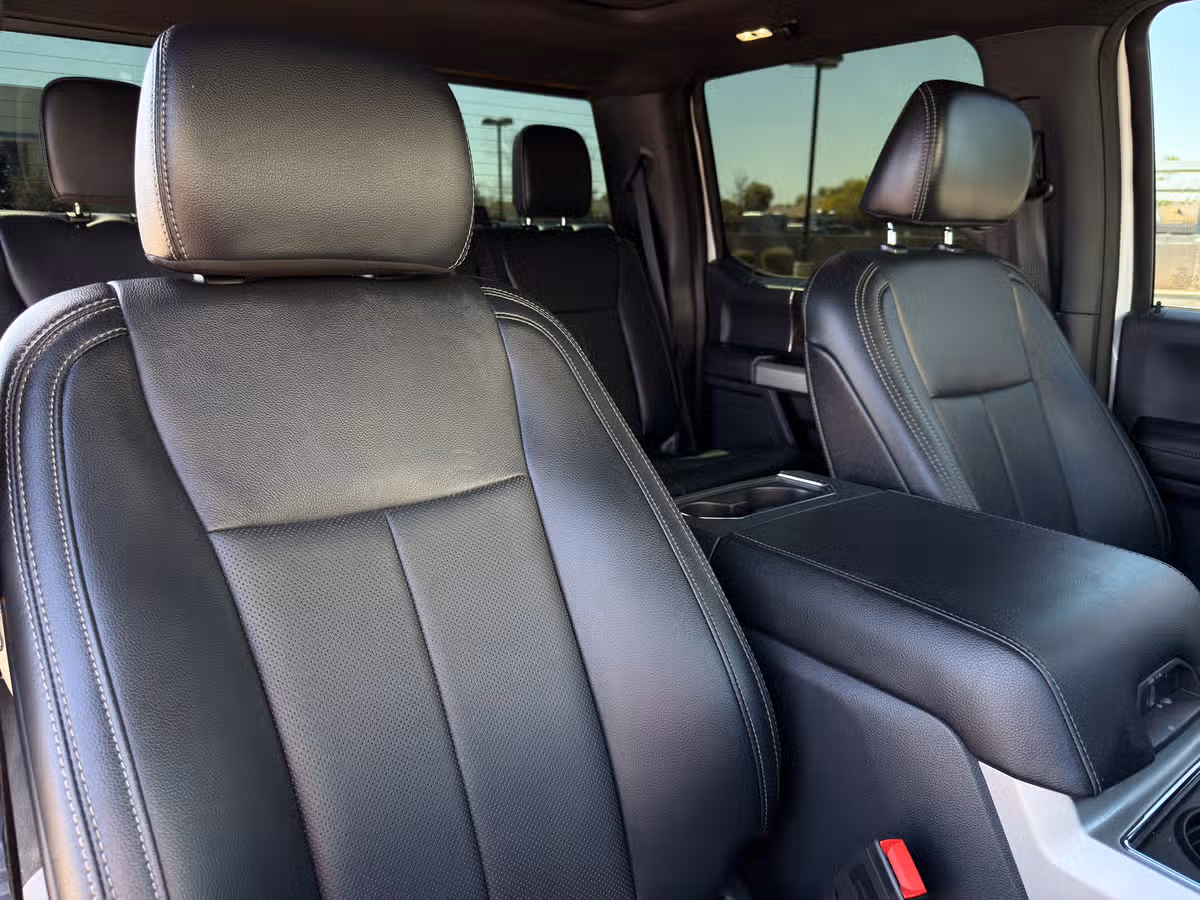 2022 Ford F-350 Super Duty Lariat Crew Cab Image 34