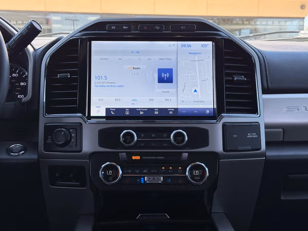 2022 Ford F-350 Super Duty Lariat Crew Cab Image 38
