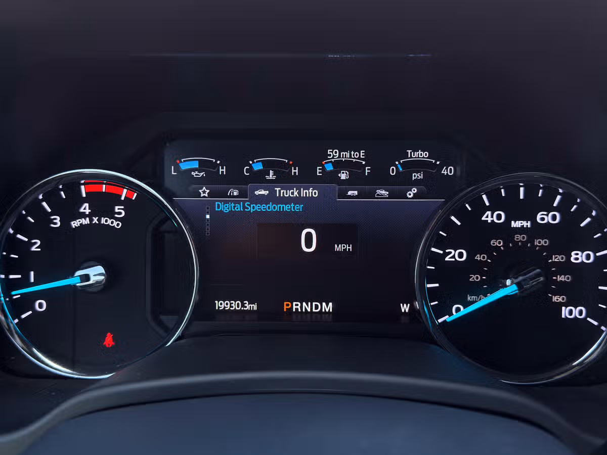 2022 Ford F-350 Super Duty Lariat Crew Cab Image 40