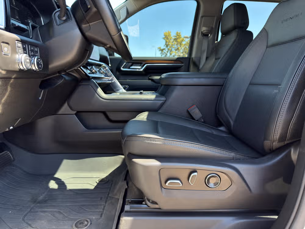 2024 GMC Sierra 3500HD Denali Crew Cab Image 20