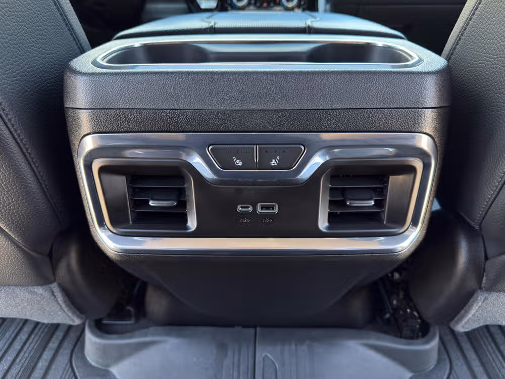 2024 GMC Sierra 3500HD Denali Crew Cab Image 33