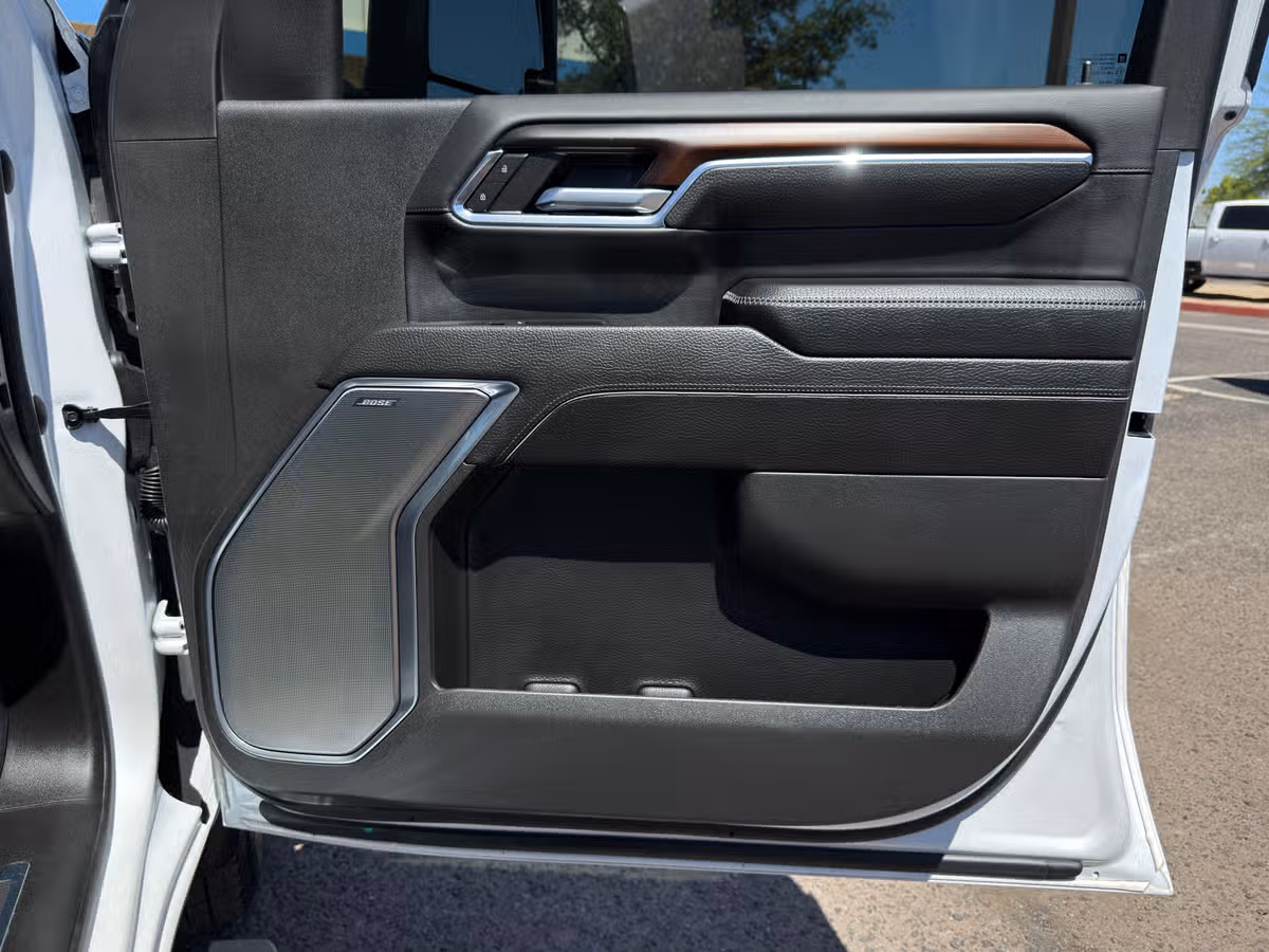 2024 GMC Sierra 3500HD Denali Crew Cab Image 31