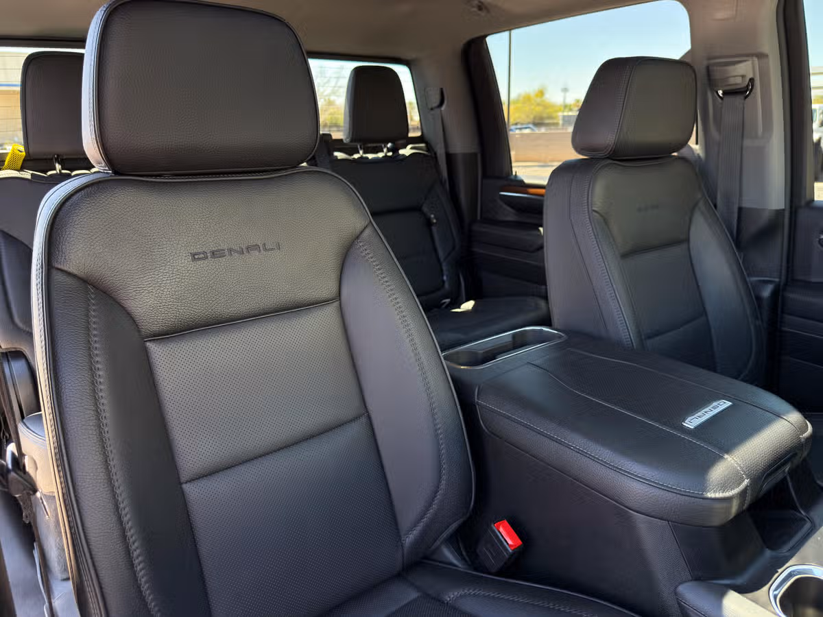 2024 GMC Sierra 3500HD Denali Crew Cab Image 32