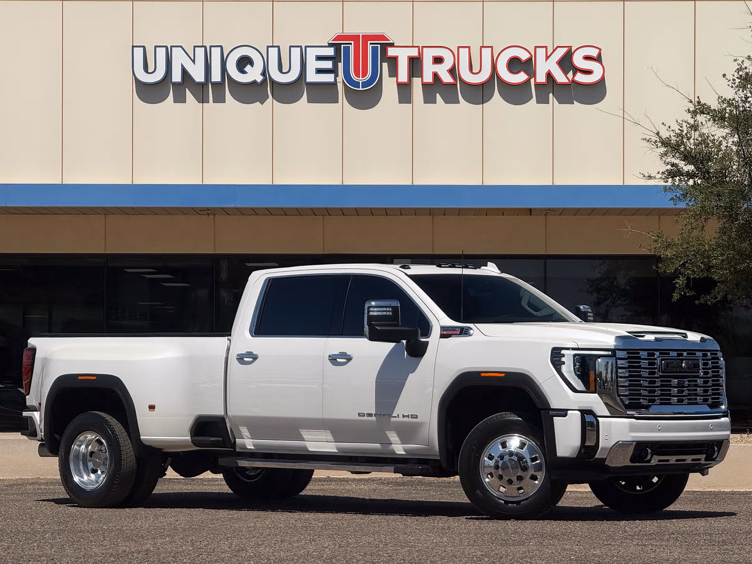 2024 GMC Sierra 3500HD Denali Crew Cab Image 1
