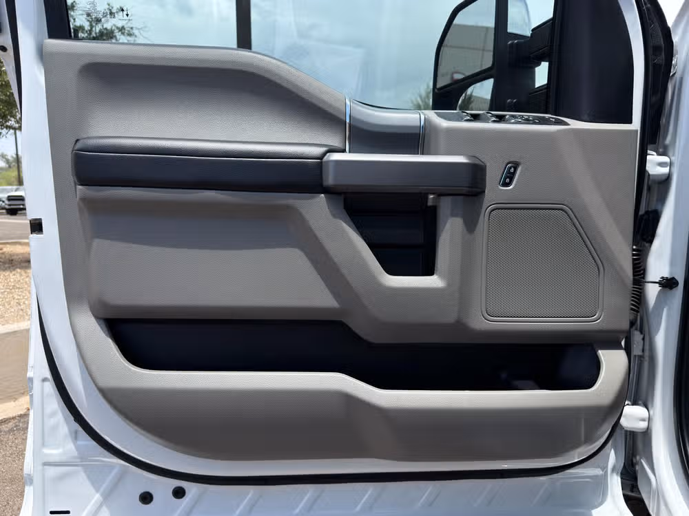 2021 Ford F-250 Super Duty XLT Crew Cab Image 18