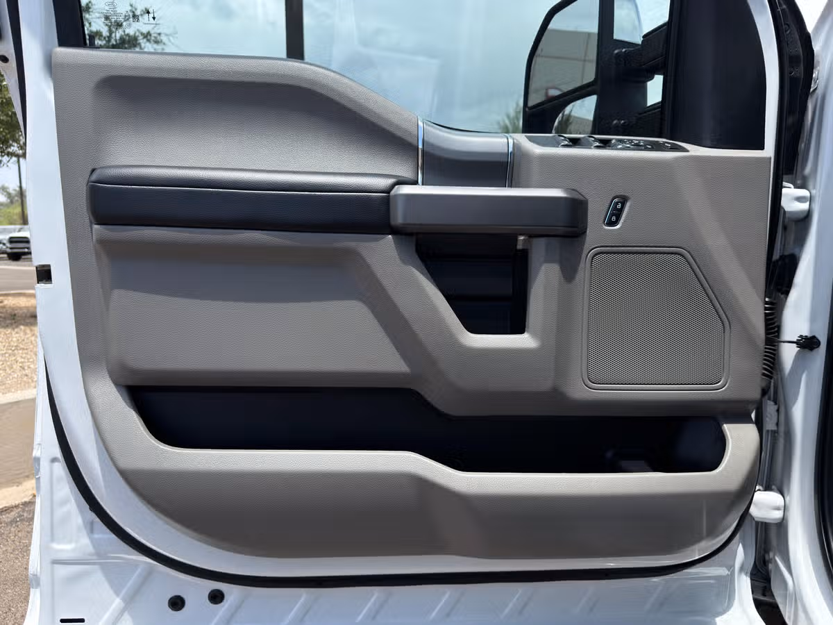 2021 Ford F-250 Super Duty XLT Crew Cab Image 18