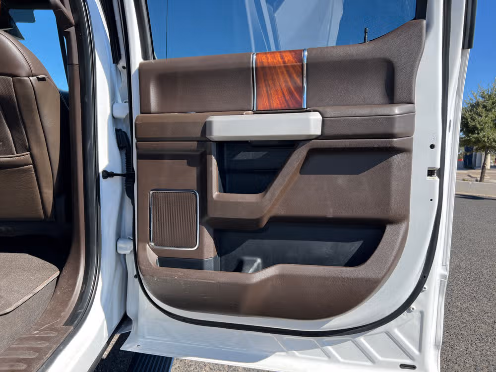 2019 Ford F-450 Super Duty King Ranch Crew Cab Image 19