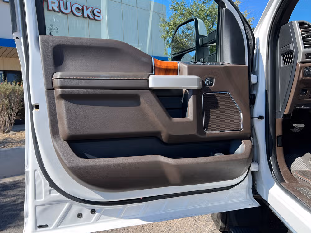 2019 Ford F-450 Super Duty King Ranch Crew Cab Image 12