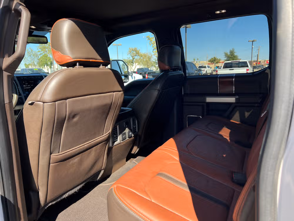 2019 Ford F-450 Super Duty King Ranch Crew Cab Image 17