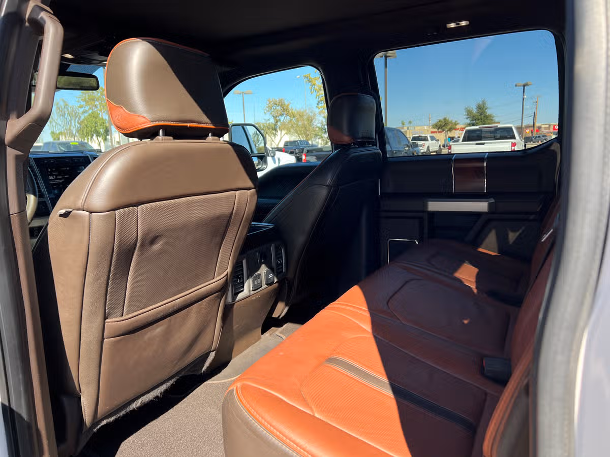 2019 Ford F-450 Super Duty King Ranch Crew Cab Image 17