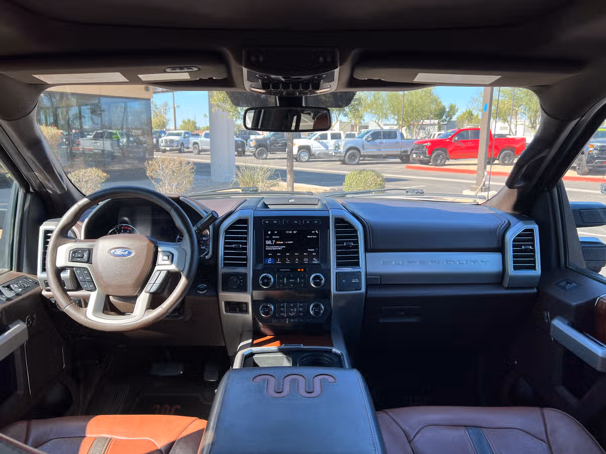 2019 Ford F-450 Super Duty King Ranch Crew Cab Image 27
