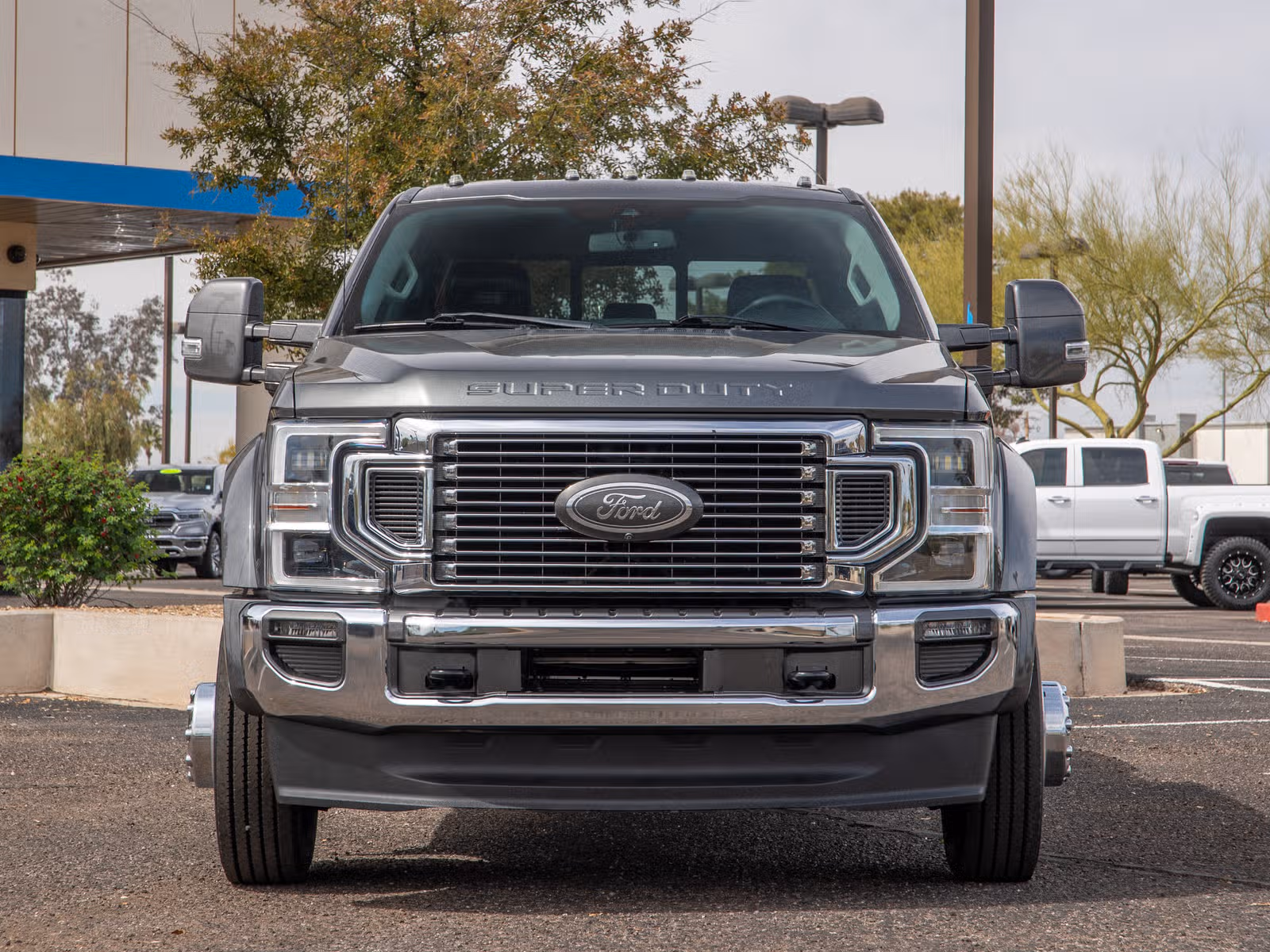 2020 Ford F-450 Super Duty Lariat Crew Cab Upper Image 2