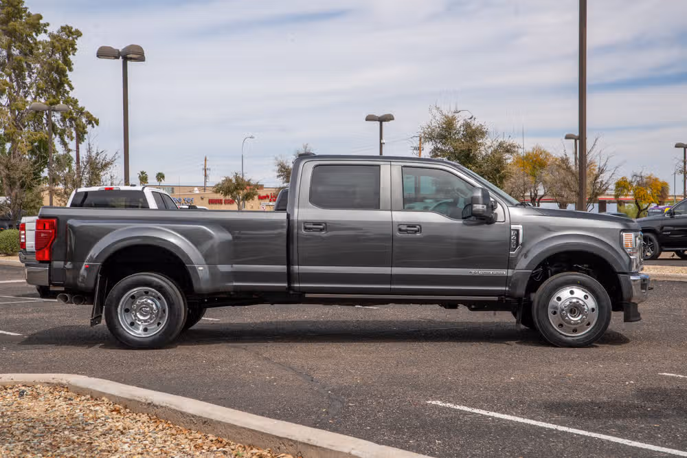 2020 Ford F-450 Super Duty Lariat Crew Cab Image 5