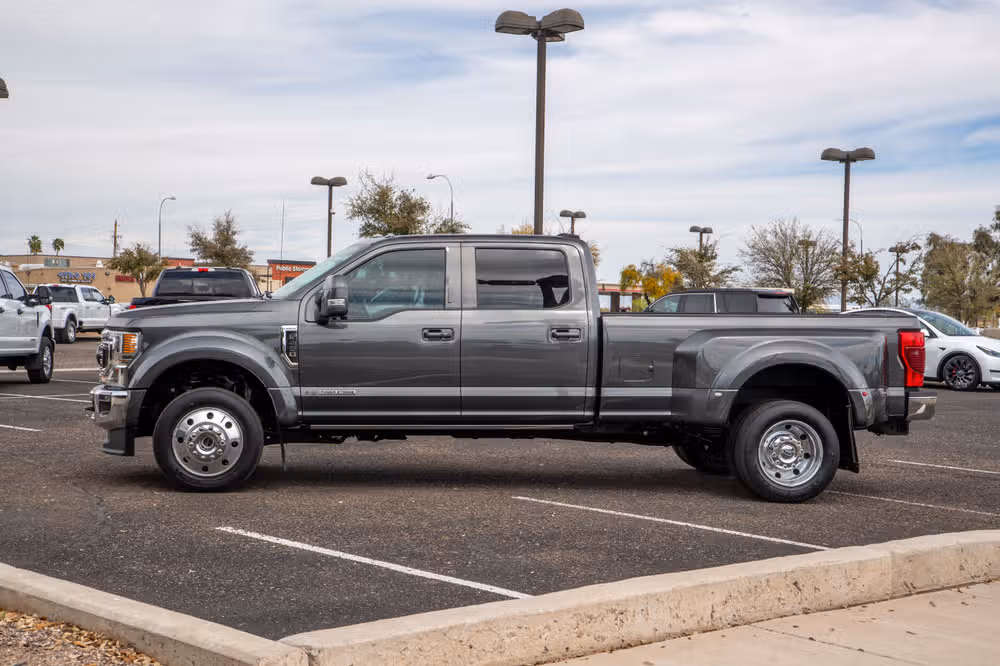2020 Ford F-450 Super Duty Lariat Crew Cab Image 10