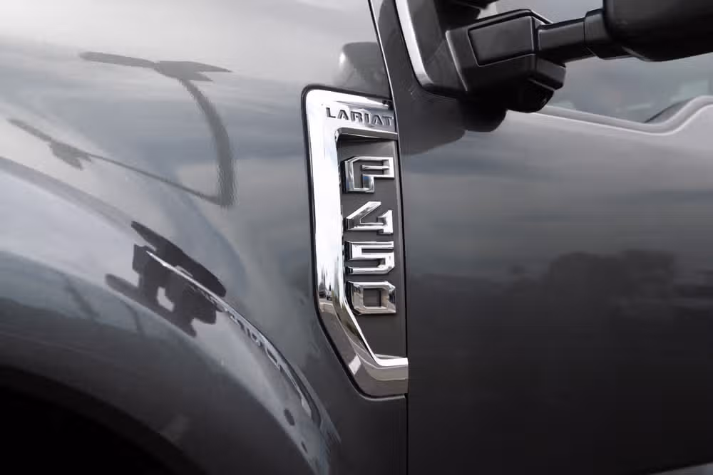 2020 Ford F-450 Super Duty Lariat Crew Cab Image 12