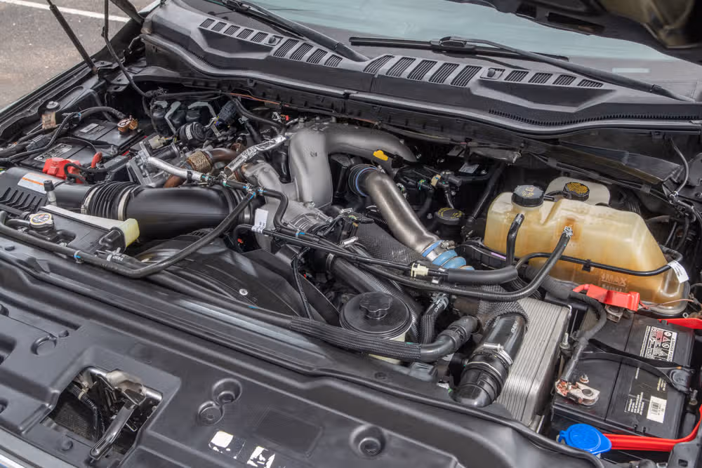 2020 Ford F-450 Super Duty Lariat Crew Cab Image 16