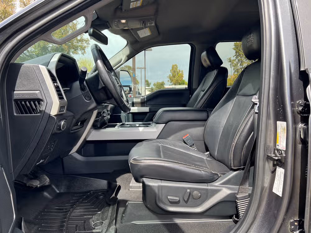 2020 Ford F-450 Super Duty Lariat Crew Cab Image 18