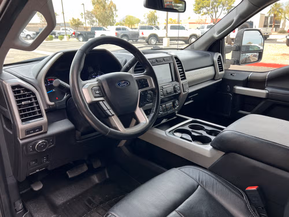 2020 Ford F-450 Super Duty Lariat Crew Cab Image 20