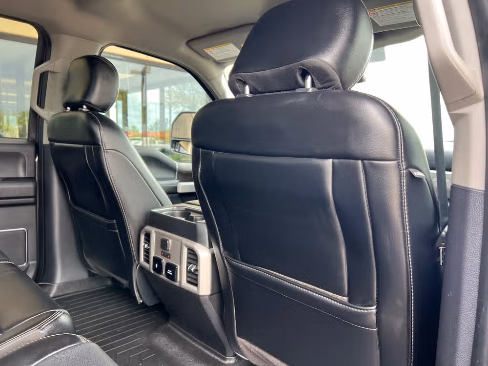 2020 Ford F-450 Super Duty Lariat Crew Cab Image 27