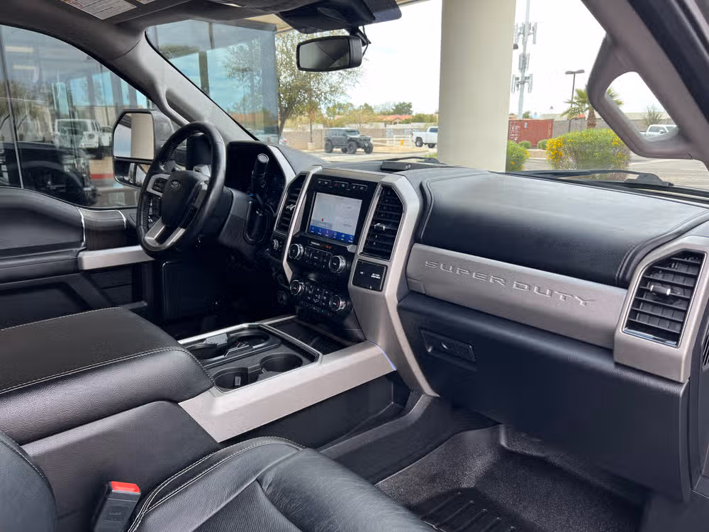 2020 Ford F-450 Super Duty Lariat Crew Cab Image 30