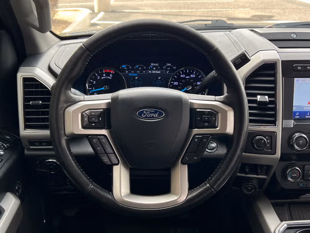 2020 Ford F-450 Super Duty Lariat Crew Cab Image 35
