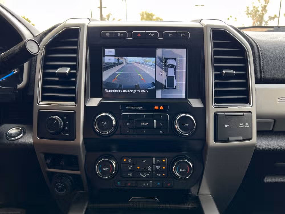 2020 Ford F-450 Super Duty Lariat Crew Cab Image 39