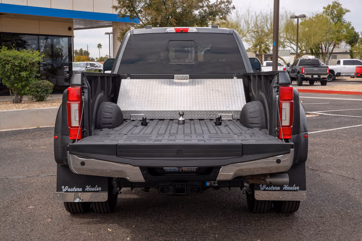2020 Ford F-450 Super Duty Lariat Crew Cab Image 8