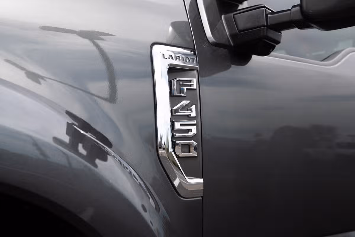 2020 Ford F-450 Super Duty Lariat Crew Cab Image 12
