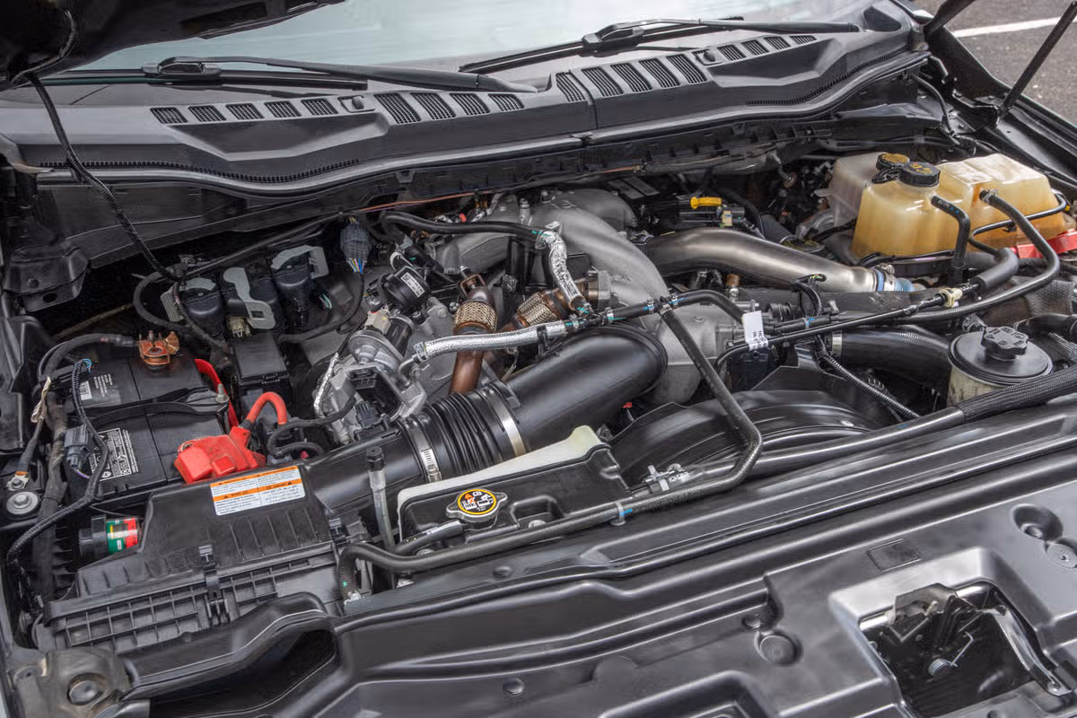 2020 Ford F-450 Super Duty Lariat Crew Cab Image 15
