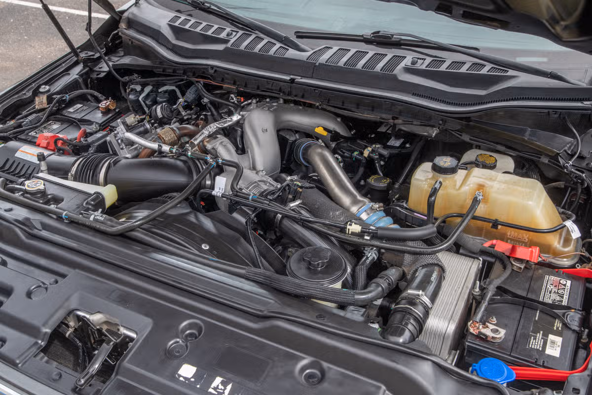 2020 Ford F-450 Super Duty Lariat Crew Cab Image 16