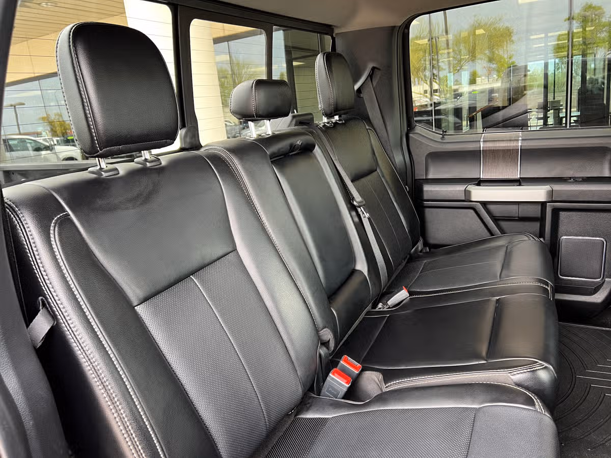2020 Ford F-450 Super Duty Lariat Crew Cab Image 28