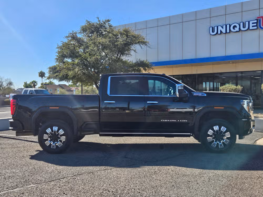 2024 GMC Sierra 3500HD Denali Crew Cab Image 6