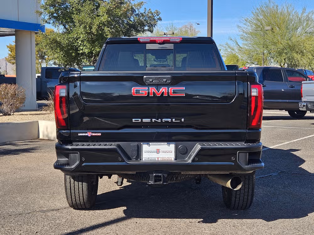 2024 GMC Sierra 3500HD Denali Crew Cab Image 8
