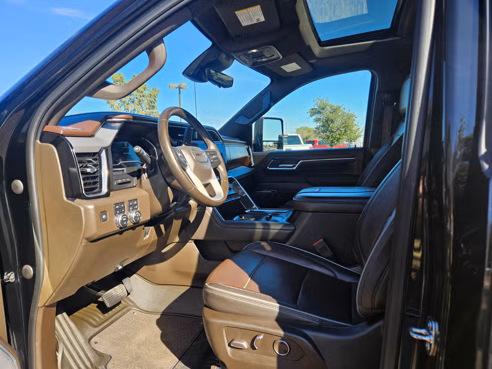2024 GMC Sierra 3500HD Denali Crew Cab Image 16