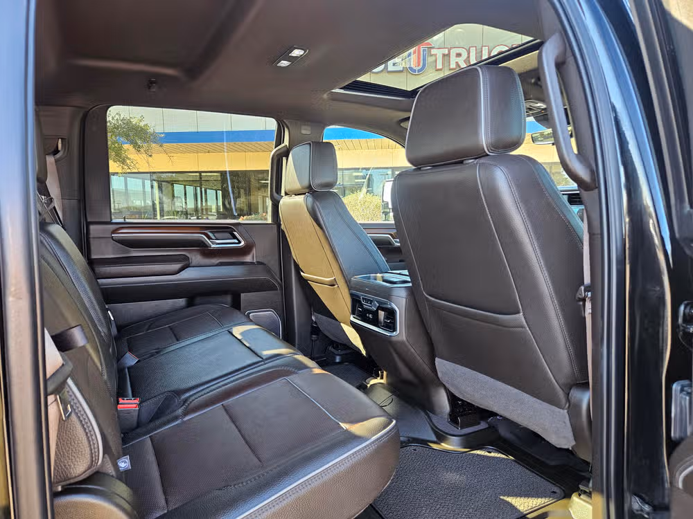 2024 GMC Sierra 3500HD Denali Crew Cab Image 24