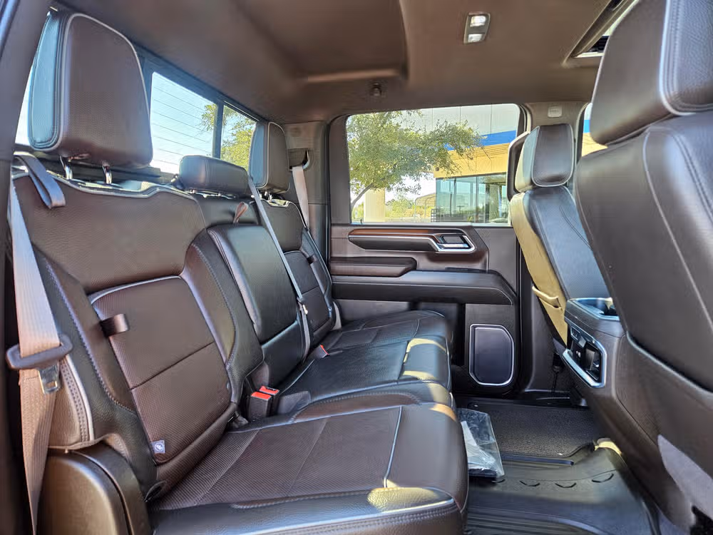 2024 GMC Sierra 3500HD Denali Crew Cab Image 25