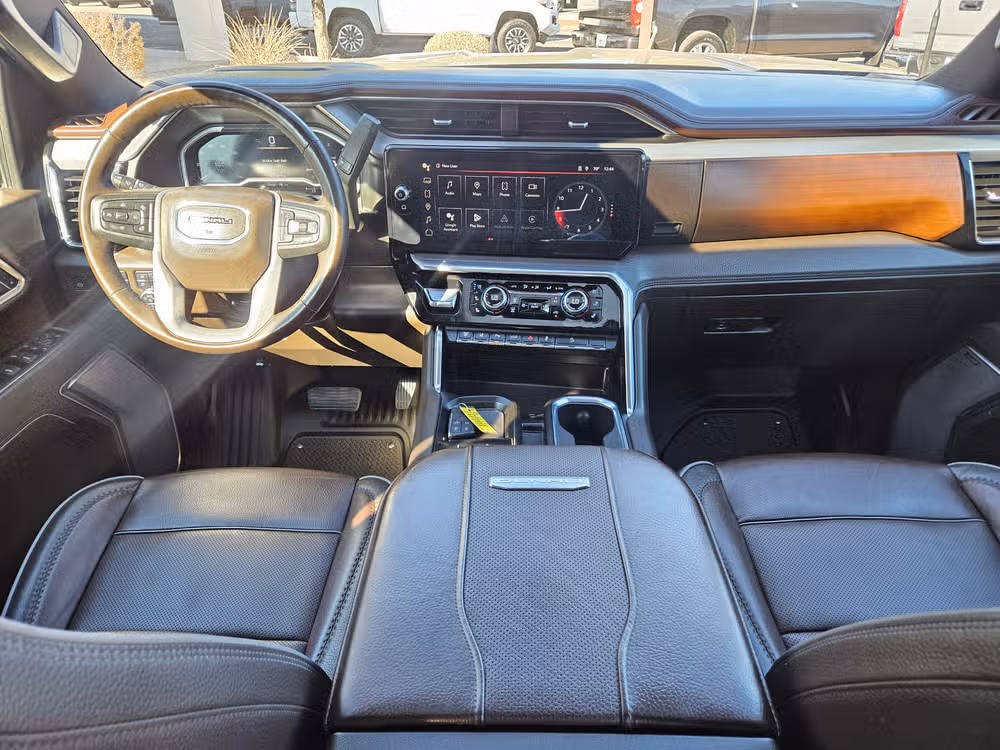 2024 GMC Sierra 3500HD Denali Crew Cab Image 31