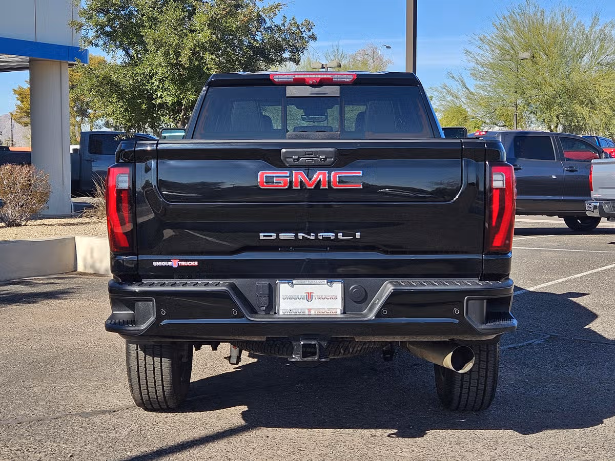 2024 GMC Sierra 3500HD Denali Crew Cab Image 8