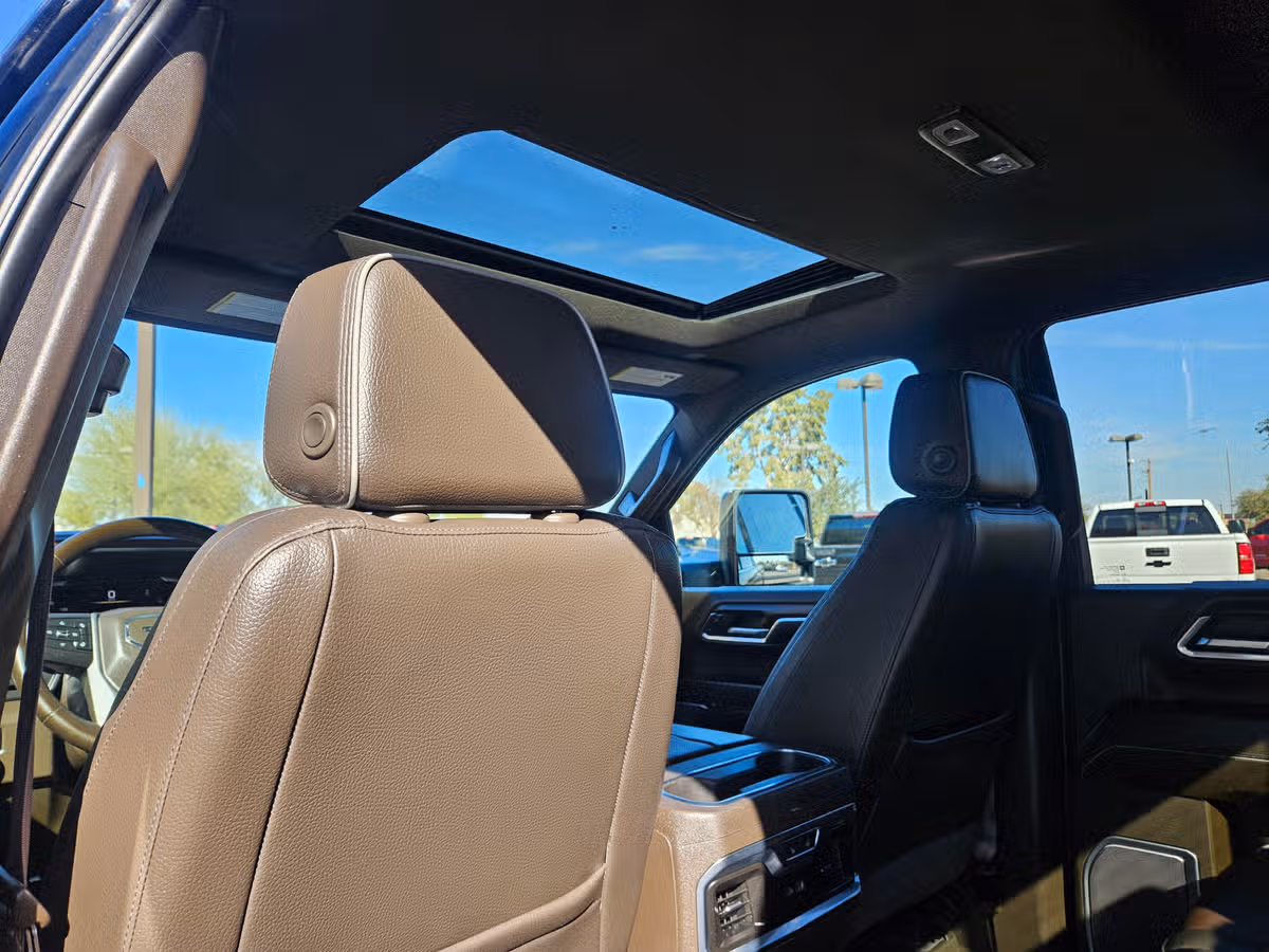 2024 GMC Sierra 3500HD Denali Crew Cab Image 19