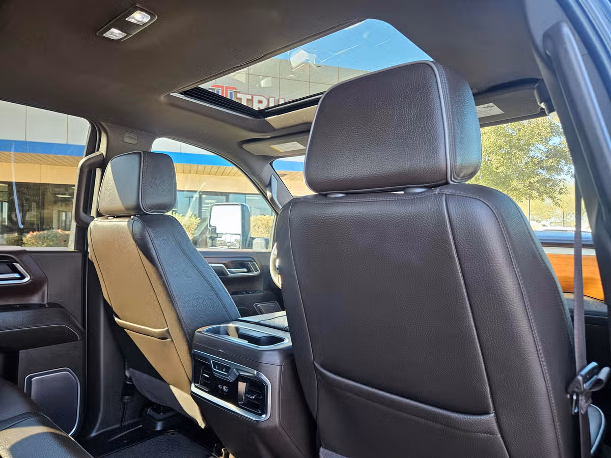2024 GMC Sierra 3500HD Denali Crew Cab Image 23