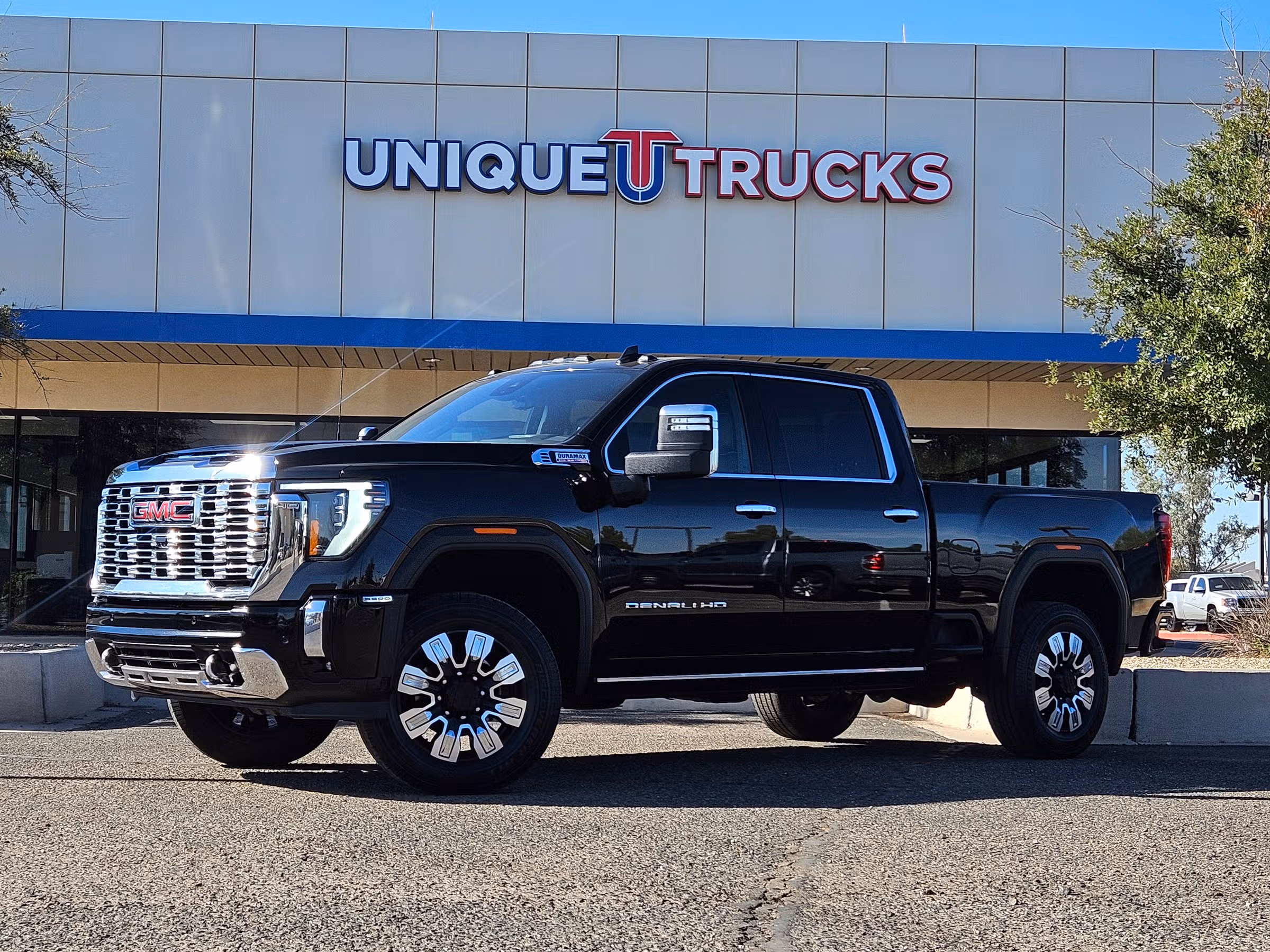 2024 GMC Sierra 3500HD Denali Crew Cab Image 1