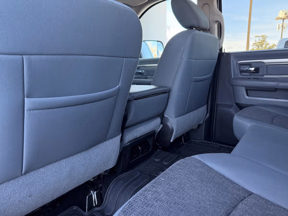 2015 Ram 2500 Big Horn Crew Cab Image 24
