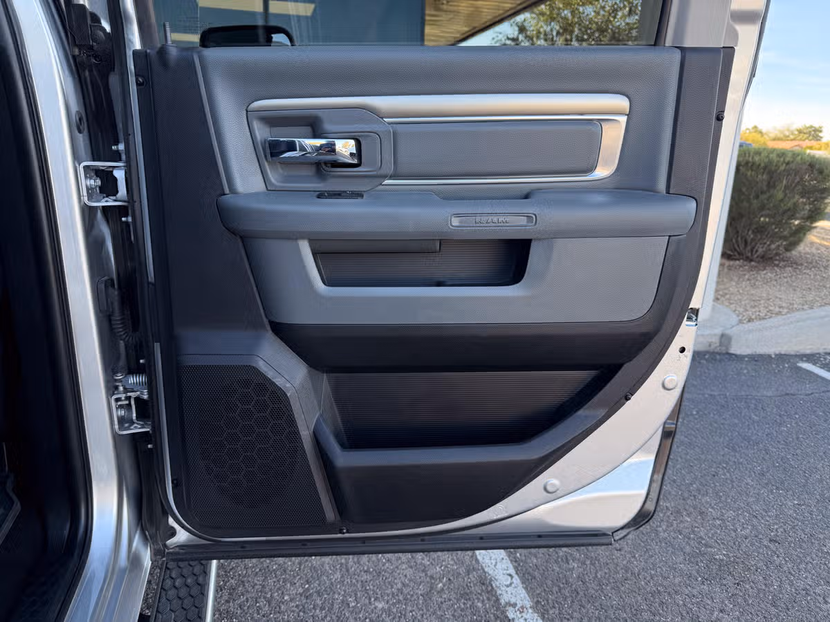 2015 Ram 2500 Big Horn Crew Cab Image 26