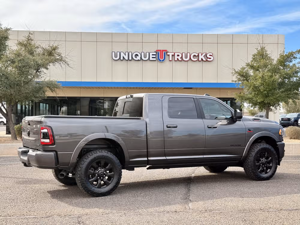 2022 Ram 2500 Limited Mega Cab Lower Image 3