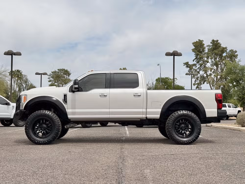 2019 Ford F-250 Super Duty Platinum Crew Cab Image 11