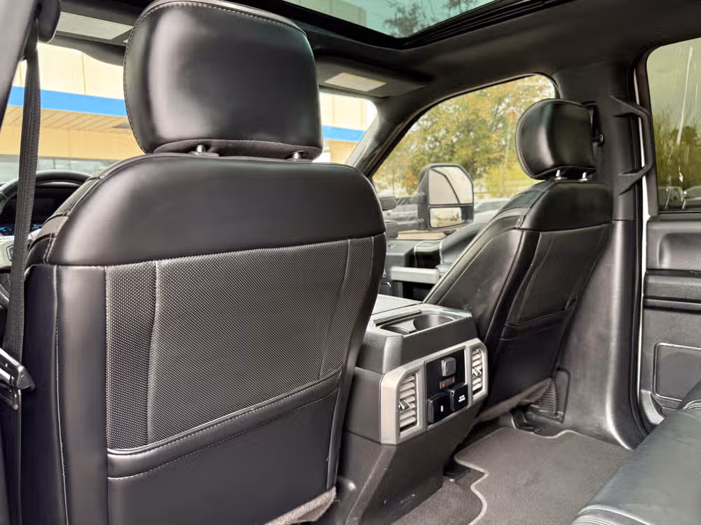 2019 Ford F-250 Super Duty Platinum Crew Cab Image 25