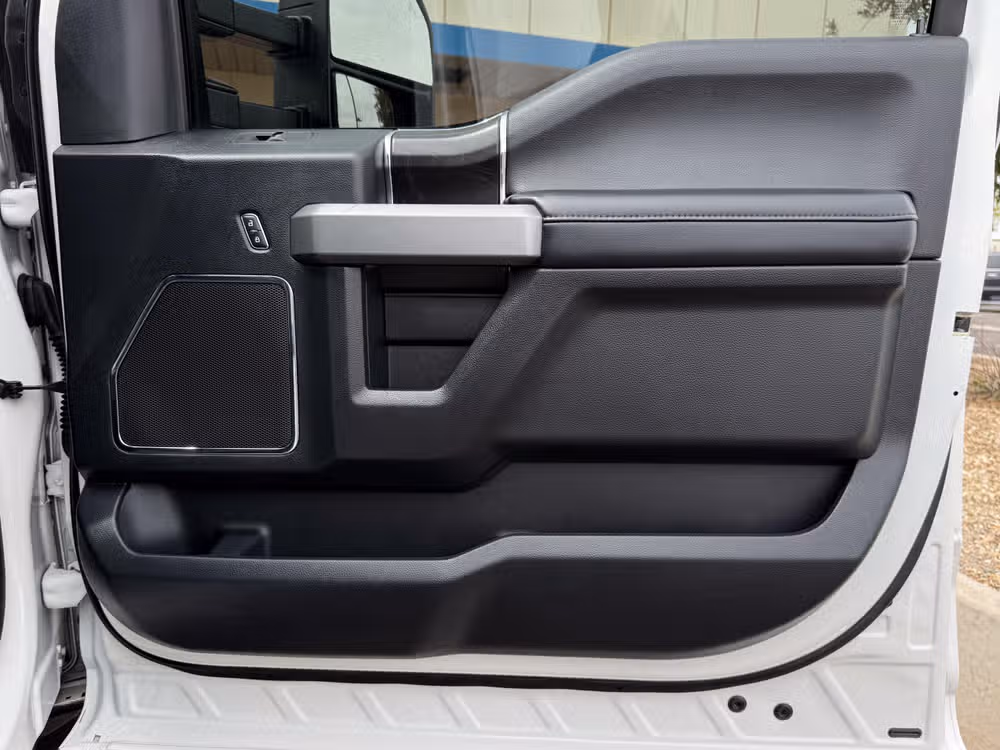 2019 Ford F-250 Super Duty Platinum Crew Cab Image 31
